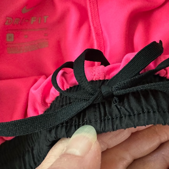 Nike Women’s Dri-Fit 2-in-1 Tempo Black & Hot Pink Running Shorts Size Medium. - Picture 5 of 5